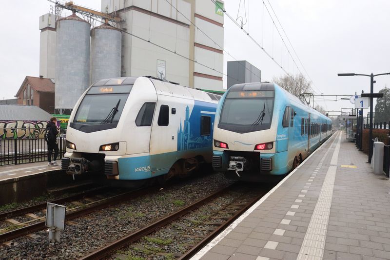 Blauwnet Flirt 7303 op de Valleilijn.